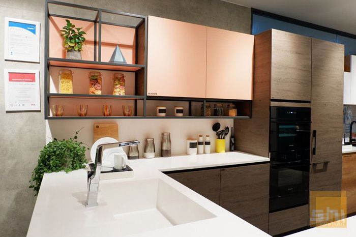 Mẫu tủ bếp melamine chữ U cho nhà nhỏ - Hình 03