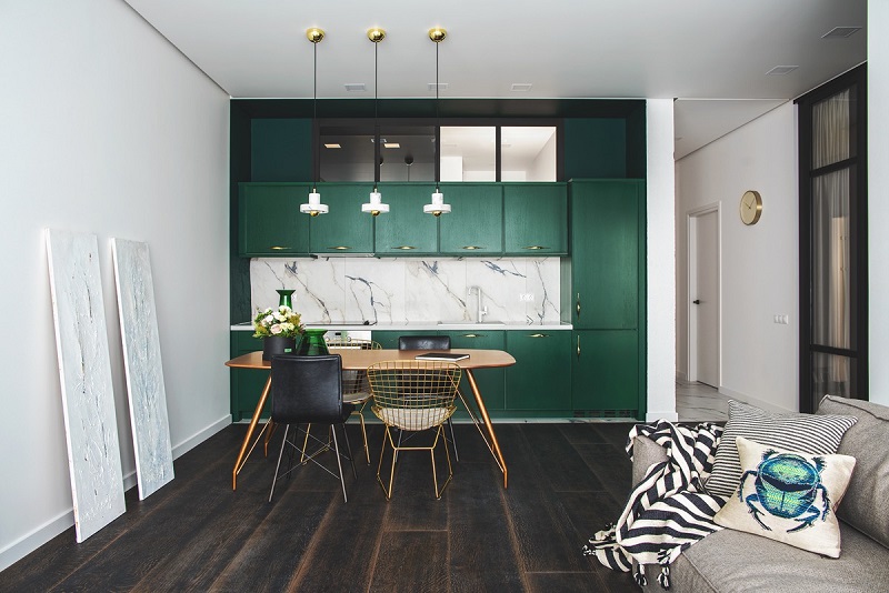 Một chiếc tủ bếp màu xanh rêu sẽ giúp khu vực nấu nướng của bạn phản ánh chủ đề thiên nhiên một cách hoàn hảo nhất