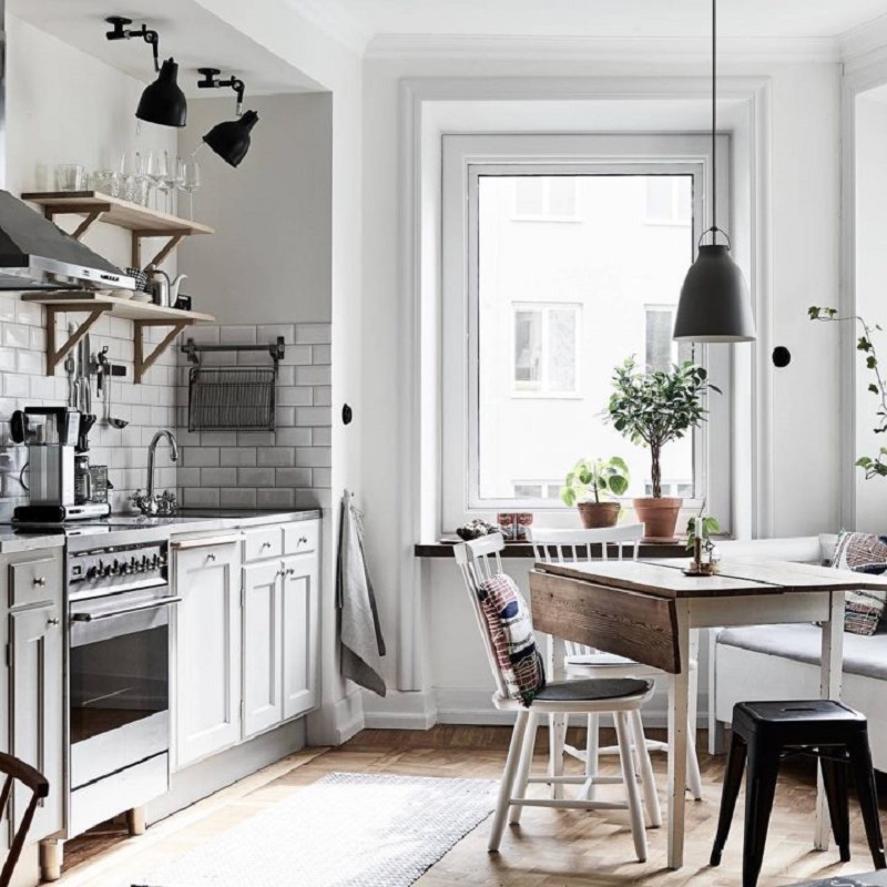 Phòng bếp phong cách Scandinavian tinh tế và thanh lịch với sắc trắng bao phủ