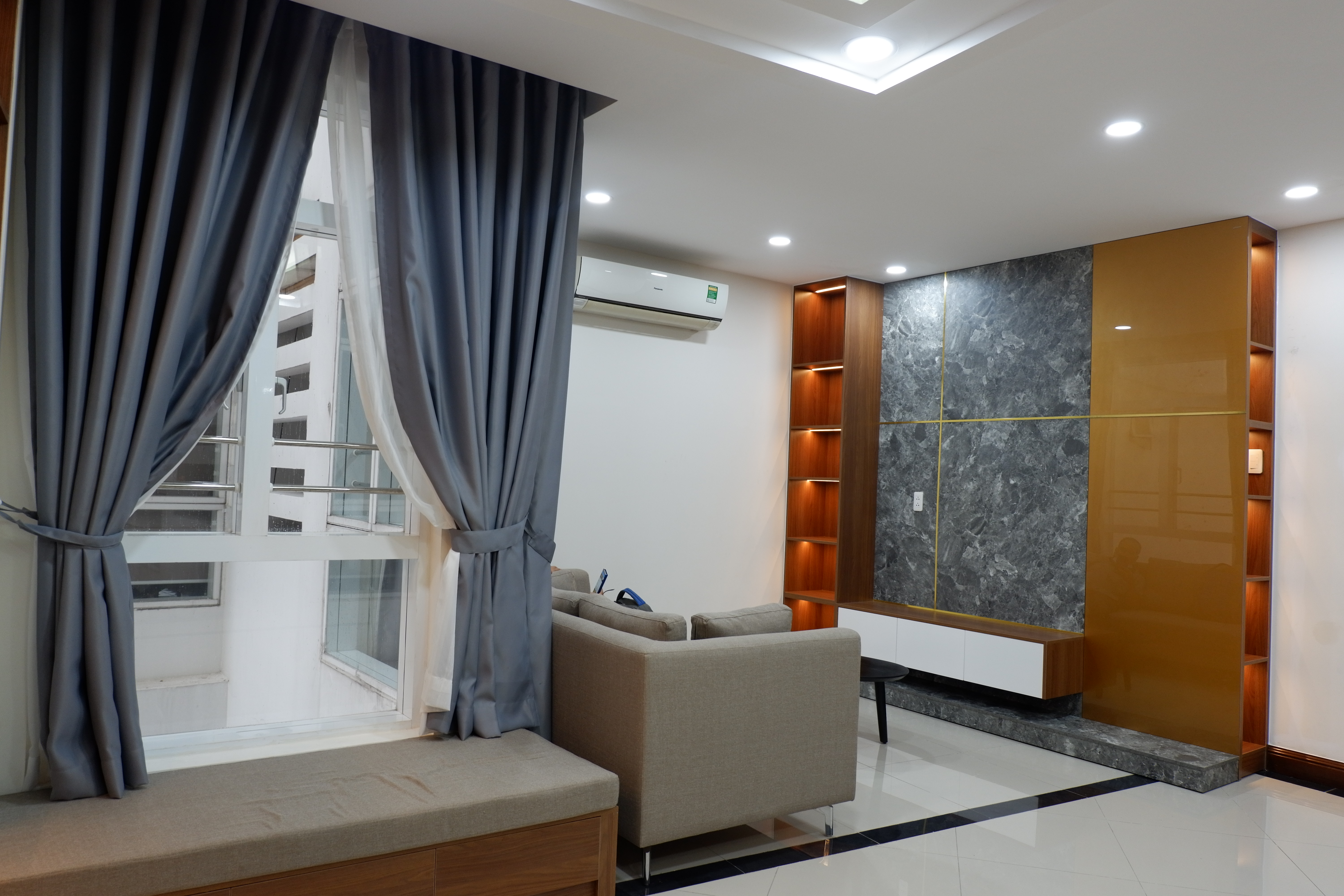 Hình ảnh hoàn thiện thi công nội thất Sofa, tủ Tivi và vách tủ Tivi phòng khách
