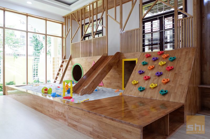 Khu vực vui chơi cho trẻ em bằng gỗ tự nhiên