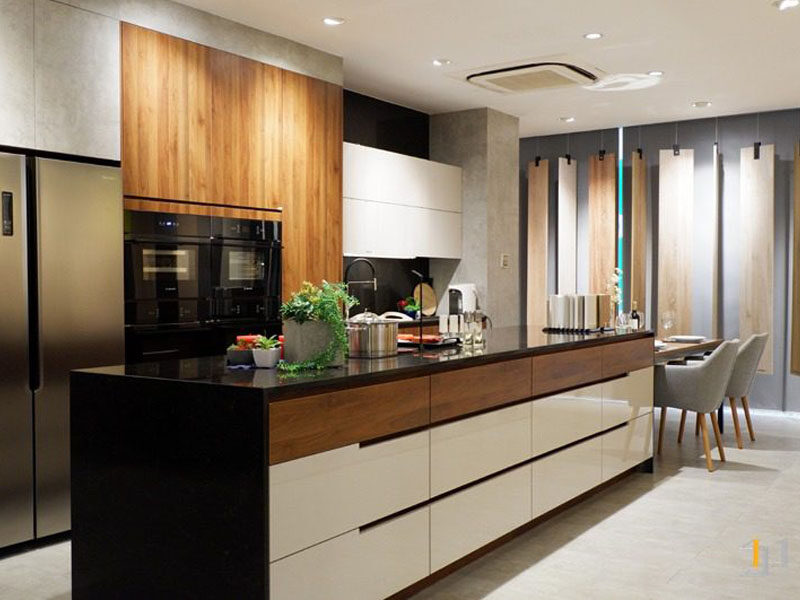 50+ mẫu tủ bếp gỗ tự nhiên bền đẹp, sang trọng nhất hiện nay