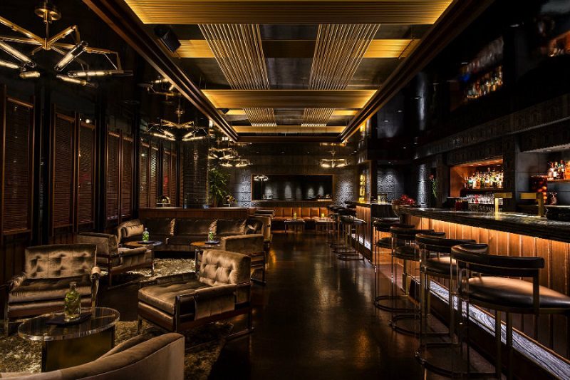 Thiết kế nội thất nhà hàng chuyên nghiệp với quầy bar lịch lãm