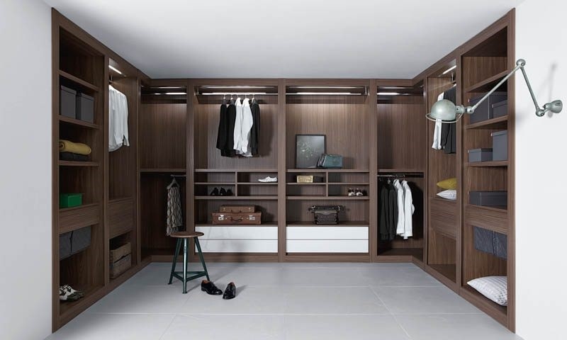 Kệ tủ quần áo làm bằng gỗ công nghiệp
