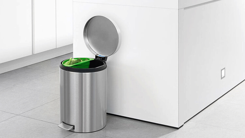 Thùng rác phải được đặt ở vị trí phù hợp với thẩm mĩ, đảm bảo vệ sinh và thuận tiện sử dụng.