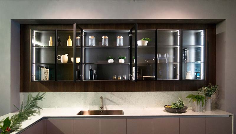 Tủ bếp treo tường bằng kính
