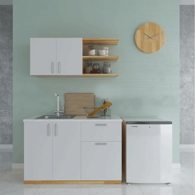 Tủ bếp mini với tone trắng tạo cảm giác rộng rãi, thoải mái cho căn bếp.