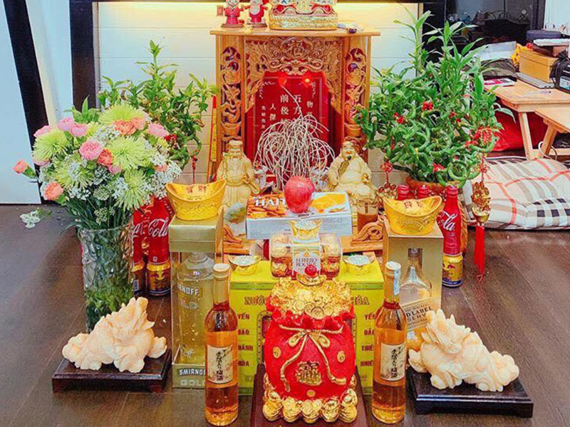 Bày trí bàn thờ ông địa thần tài cho cửa hàng