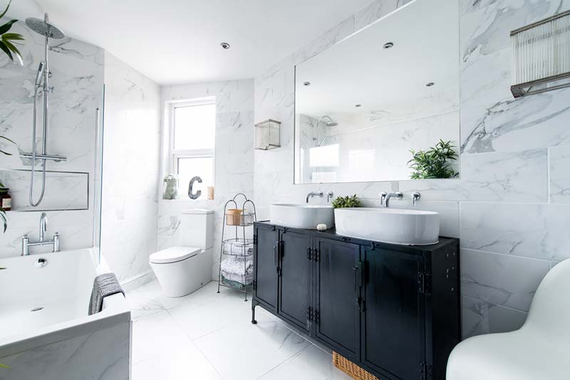 Thiết kế nội thất nhà vệ sinh nhà chung cư cùng màu sắc tươi tắn trẻ trung