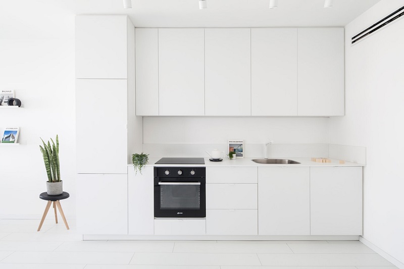 Thiết kế bếp âm tường giúp tiết kiệm diện tích căn hộ 45m2 hiệu quả