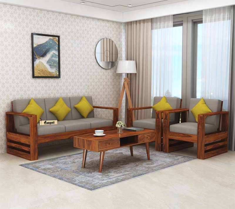 Nội thất gỗ tự nhiên mang đến vẻ đẹp sang trọng cho phòng khách nhà ống 4m