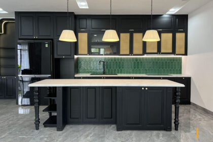 Tủ Bếp Nhựa Sơn 2K Đẹp Phong Cách Indochine