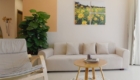 Sofa và bàn trà phòng khách mang màu sắc tinh tế và nhã nhặn