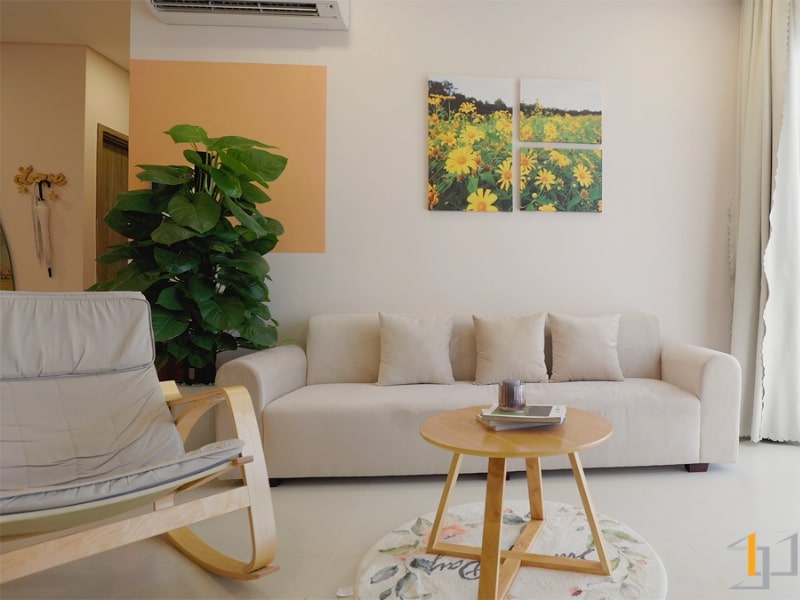 Sofa và bàn trà phòng khách mang màu sắc tinh tế và nhã nhặn
