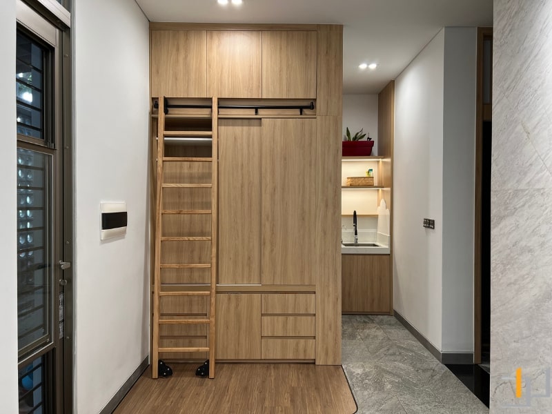 Tủ gỗ công nghiệp kịch trần được thi công bởi S-housing