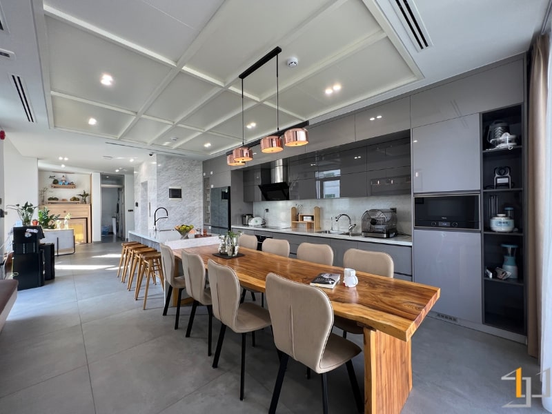 Không gian bếp hiện đại và sang trọng được thi công bởi S-housing