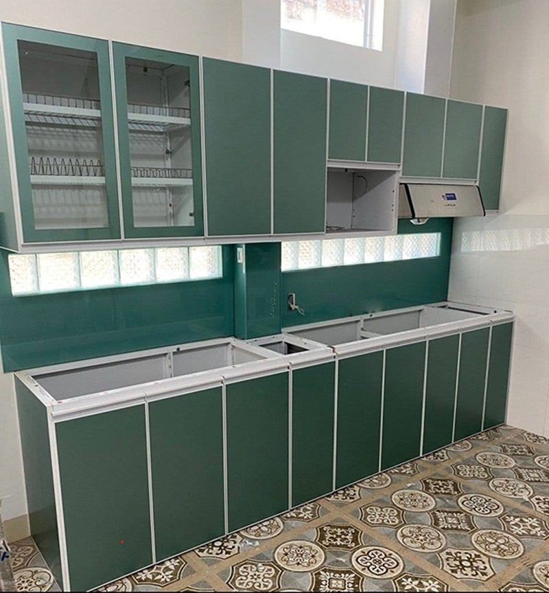 Tủ bếp nhôm kính kinh phí rẻ