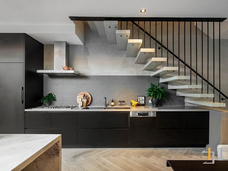 Tủ bếp gầm cầu thang phong cách hiện đại
