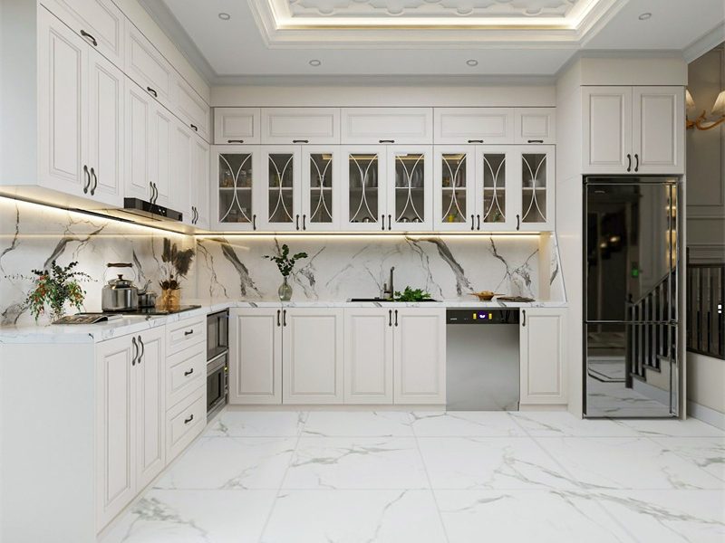 Phòng bếp tiện nghi với bộ tủ chữ L khổ lớn đi kèm nhiều công năng hiện đại