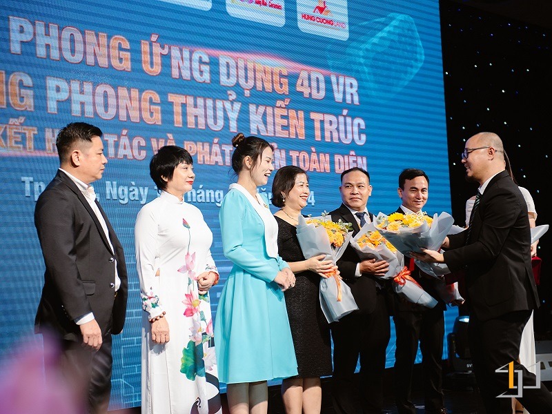 CEO trao hoa tri ân những doanh nghiệp cùng hợp tác phát triển với S_HOUSING