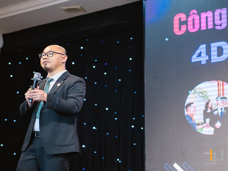 CEO Nguyễn Nam thuyết trình về công nghệ 4D VR tại sự kiện
