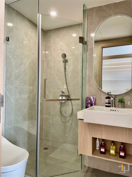 Thi công phòng tắm căn hộ Vinhomes Central Wabi Sabi của chị Ngọc