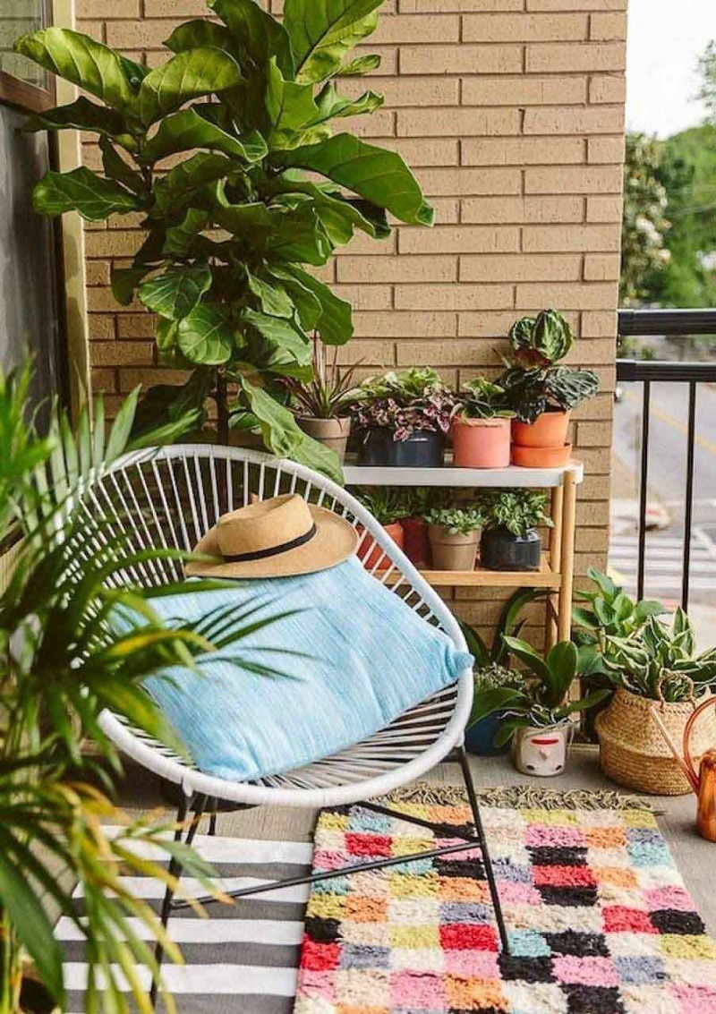 Cảm hứng vintage gần gũi và lãng mạn cho ban công nhỏ xinh