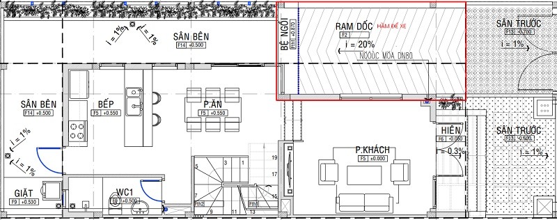 Từ sân trước có ram dốc dẫn vào hầm đậu xe của ngôi nhà