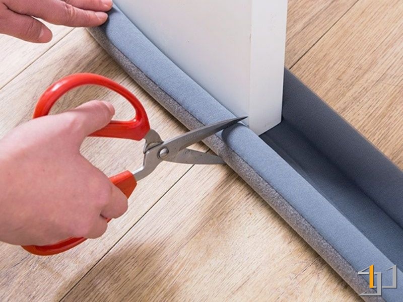 Thanh chắn khe cửa với cấu tạo từ vật liệu mềm xốp làm tiêu tiếng ồn lọt qua những kẽ hở