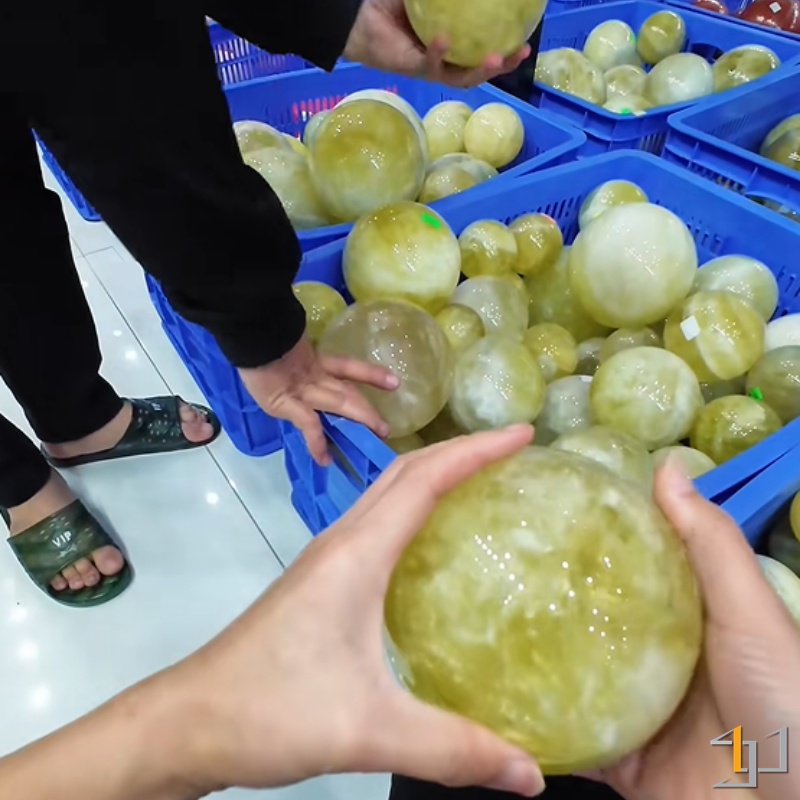 Với mỗi màu sắc và chất liệu, bi cầu được cho là mang lại những lợi ích khác nhau
